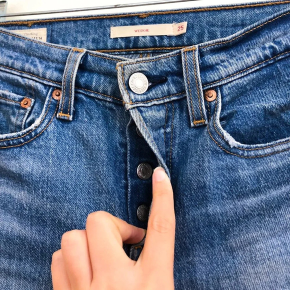 Levi's Wedgie Fit Distressed Skinny High Waist Dark Wash Classic Denim Jeans 25 - Picture 8 of 11